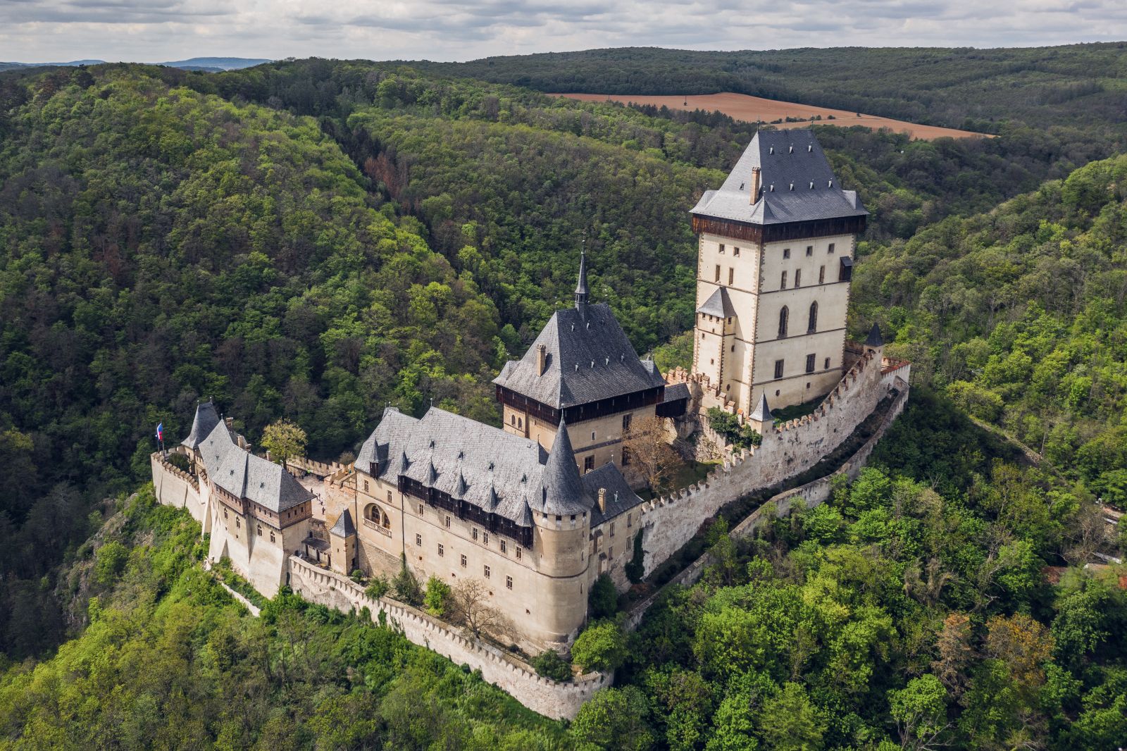 Průvodce svatebními styly: Zámecká svatba