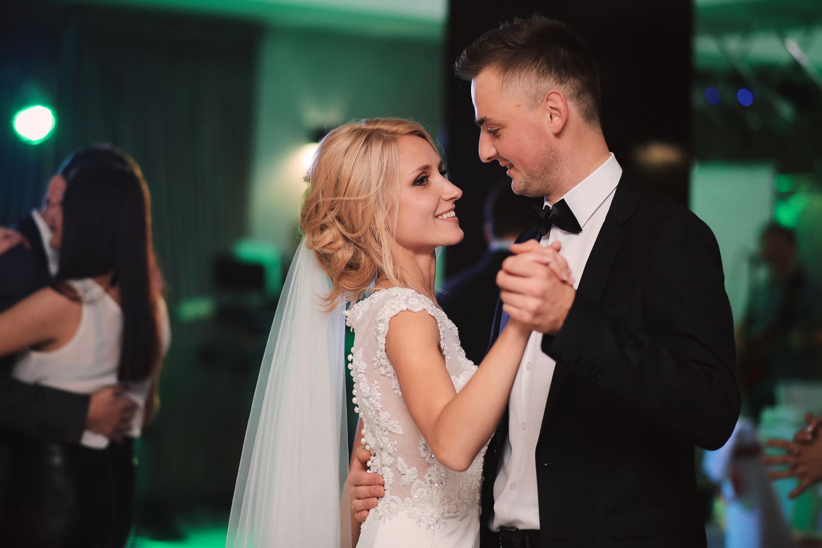 Hudba na svatbu: DJ nebo kapela?