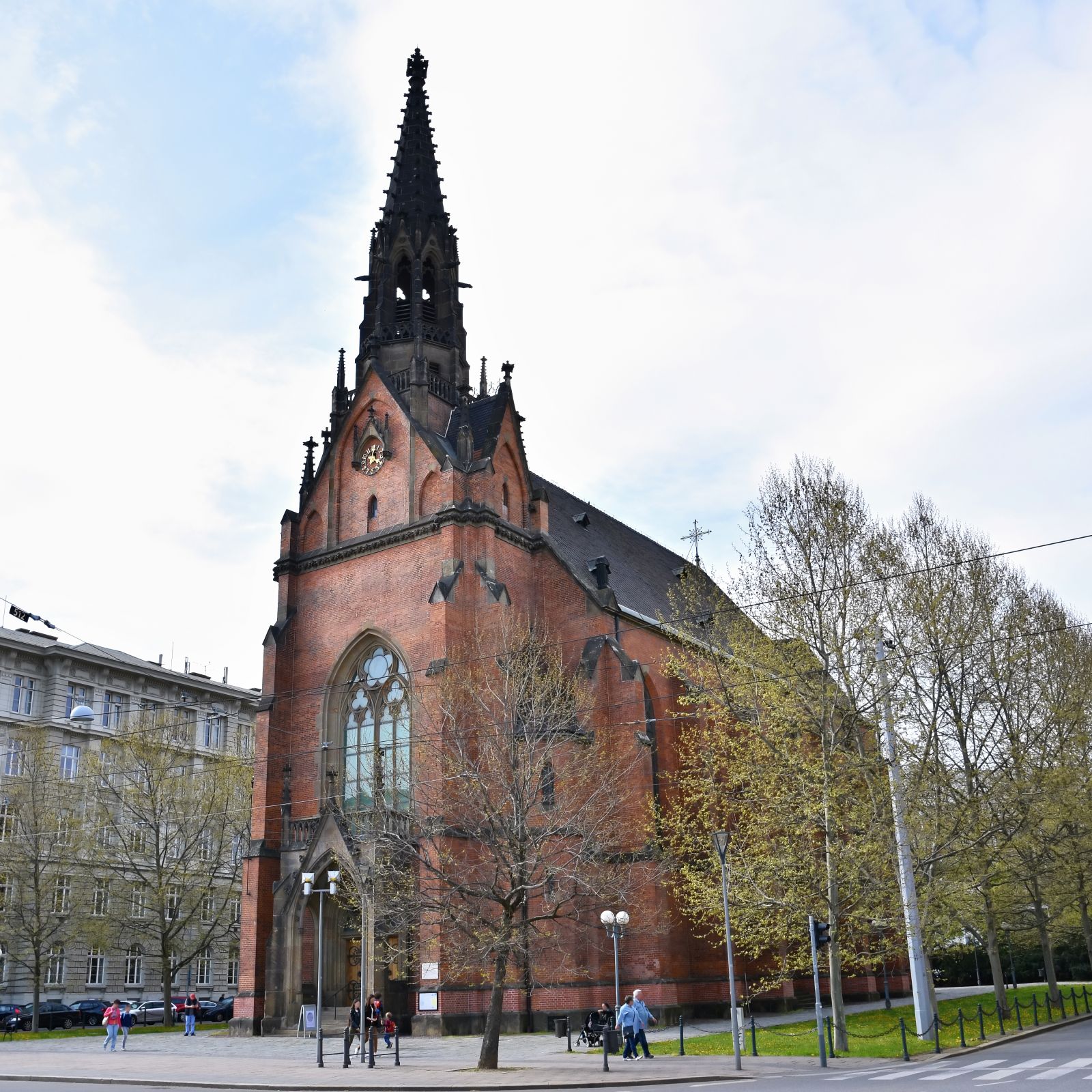Svatba v kostele v Čechách: Tradice, krása a duchovní rozměr
